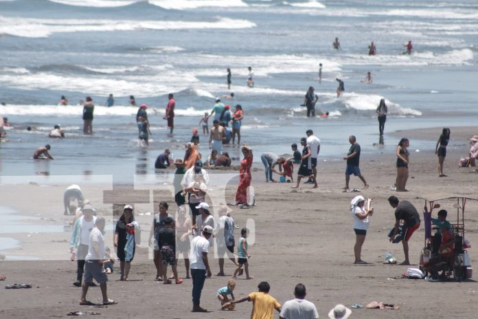 Foto: Más de mil personas degustaron del almíbar más grande en Paso Caballo /TN8 Foto: Más de mil personas degustaron del almíbar más grande en Paso Caballo /TN8