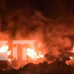 Foto: ¡A punto de una tragedia! Fuego en maleza casi alcanza casas en Ciudad Sandino/TN8