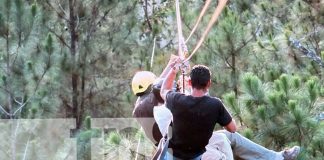 Foto: ¡Adrenalina entre los pinos! Canopy en San Nicolás conquista a turistas aventureros/TN8