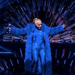 Foto: La cantante Yuri se cae en pleno concierto /Cortesía