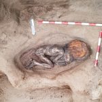 Foto:Arqueólogos peruanos descubren tumba con técnicas/Cortesía