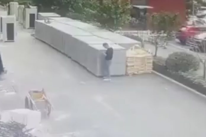 Foto: Casi termina en tragedia en china/Cortesía Foto: Casi termina en tragedia en china/Cortesía