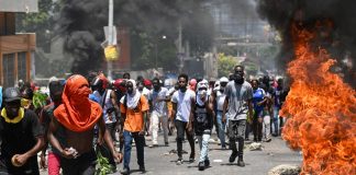 Foto: Choque entre policías y pandilleros de Haití /Cortesía