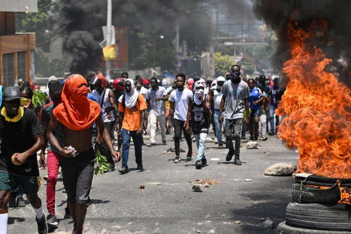 Foto: Choque entre policías y pandilleros de Haití /Cortesía Foto: Choque entre policías y pandilleros de Haití /Cortesía