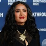 Salma Hayek se roba las miradas en los Breakthrough Prize Foto: Salma Hayek deslumbra con transparencias /Cortesía