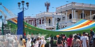 Foto: Granada teje historia: la hamaca de los 500 años une a más de 700 manos/TN8