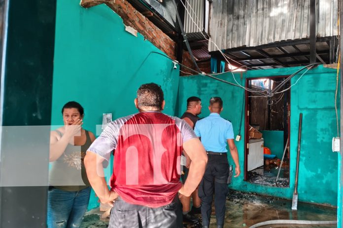 2 Foto: Incendio deja serios daños materiales en La Paz Centro, León / TN8