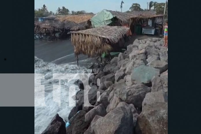 Foto: Varios ranchos con afectaciones por fuerte oleaje en playa de Paso Caballo, Corinto/TN8