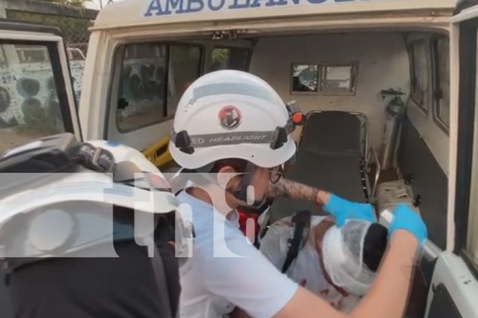 Foto: Paramédicos Socorren a Joven Ciclista Lesionado en Estelí/TN8