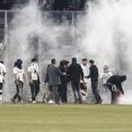 Avalancha mortal el Monumental: joven y niño fallecen previo al partido de Copa Libertadores Foto: Niño y joven mueren tras intento de ingreso masivo al Estadio Monumental/Cortesía