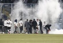 Avalancha mortal el Monumental: joven y niño fallecen previo al partido de Copa Libertadores Foto: Niño y joven mueren tras intento de ingreso masivo al Estadio Monumental/Cortesía