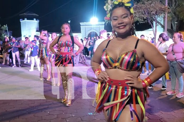 3 Foto: Granada vibra con el colorido carnaval de bienvenida al Verano/TN8