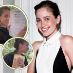 Natasha Dupeyrón vuelve a las aulas y se gradúa con honores Foto: Natasha Dupeyrón emoción al recibir su certificado de preparatoria/cortesía