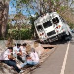 Foto: ¡Terror sobre ruedas! Bus se precipita en retroceso con 45 estudiantes en Carazo / TN8