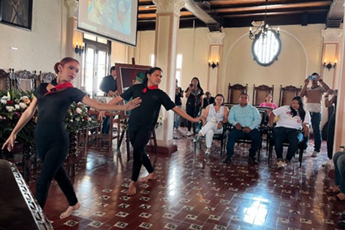 4 Foto: Certifican a jóvenes líderes en oratoria y expresión corporal en León/TN8