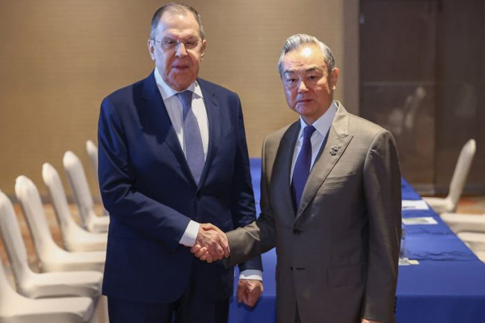 Foto: Lavrov se reúne con el canciller chino Wang Yi en Brasil /Cortesía