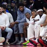 El Pívot Joel Embiid se somete a cirugía artroscópica en la rodilla izquierda joel, embiid,, filadelfia,