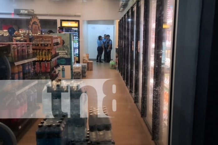 Foto: Aparece muerto en baños de gasolinera en León /TN8