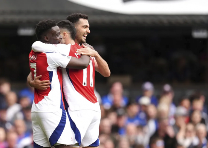 Arsenal Arsenal sigue presionando al Liverpool