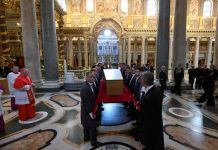 (VIDEO) Último recorrido de Francisco: del Vaticano a su tumba en el corazón de Roma Foto: Último adiós al Papa Francisco