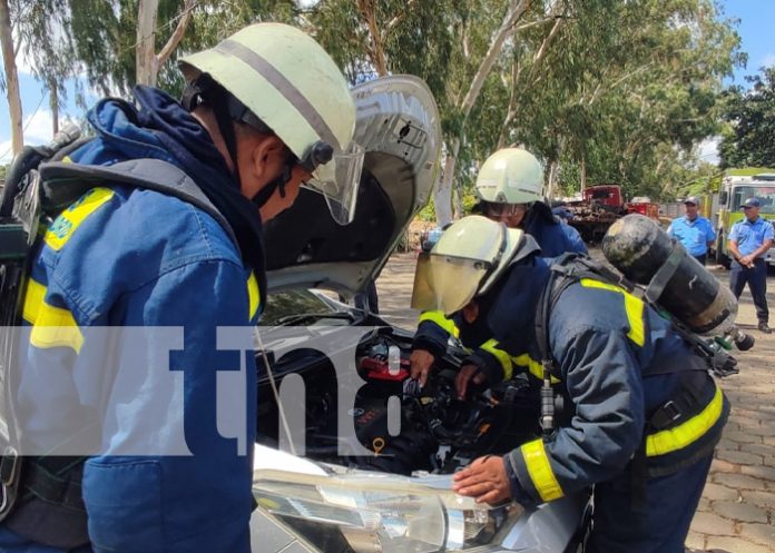 Foto: Capacitación para bomberos y vehículos eléctricos / TN8 Foto: Capacitación para bomberos y vehículos eléctricos / TN8