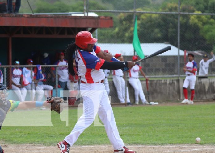 Foto: Gran juego en el Pomares entre Zelaya y Mineros del Caribe / TN8 Foto: Gran juego en el Pomares entre Zelaya y Mineros del Caribe / TN8