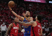 Stephen Curry anota 31 puntos en la victoria 95-85 de los Warriors Stephen Curry y Warriors toman ventaja
