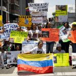 Migrantes venezolanos ganan batalla legal ante el Gobierno de Estados Unidos Foto: Protestas por las deportaciones ilegales en Estados Unidos
