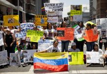 Migrantes venezolanos ganan batalla legal ante el Gobierno de Estados Unidos Foto: Protestas por las deportaciones ilegales en Estados Unidos