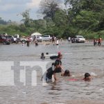 Triángulo Minero celebra Semana Santa en paz con balnearios llenos de alegría familiar Foto: Veraneantes en el Triángulo Minero / TN8