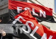 FSLN en todo tiempo: Nicaragua victoriosa, Ni Se Vende, Ni Se Rinde Foto: Banderas del FSLN en Nicaragua
