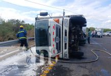 Foto: Vuelco de camión cargado de huevos en la rotonda de Tipitapa / TN8