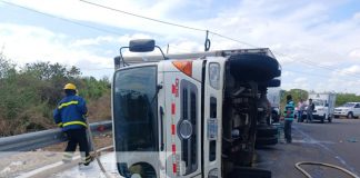 Foto: Vuelco de camión cargado de huevos en la rotonda de Tipitapa / TN8
