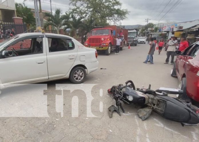 Foto: Accidente entre moto y taxi en Estelí / TN8