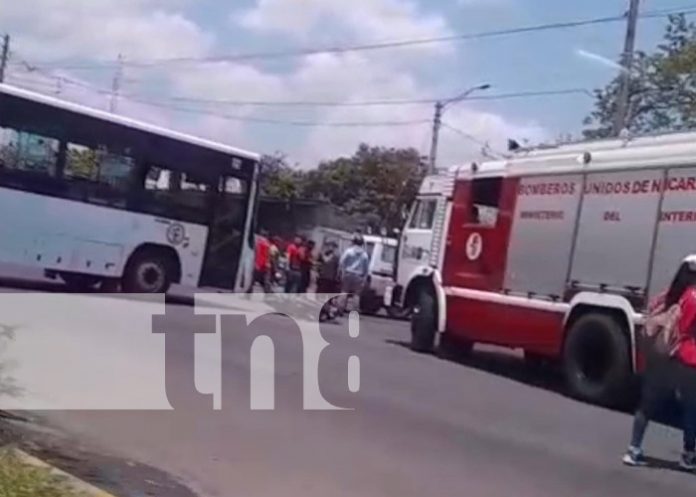 Foto: Fuerte choque en la Avenida Bolívar, Managua / TN8 Foto: Fuerte choque en la Avenida Bolívar, Managua / TN8