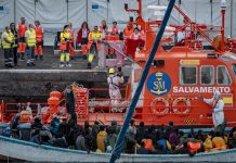 Foto: Cayuco con 159 migrantes naufraga al llegar a El Hierro/Cortesía