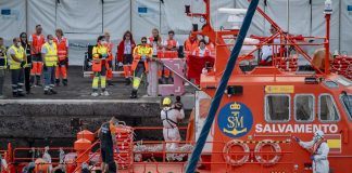 Foto: Cayuco con 159 migrantes naufraga al llegar a El Hierro/Cortesía