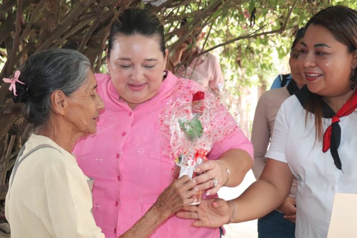 Foto: Brenda Rocha y Juventud Sandinista visitan a madres que forjaron la historia/Cortesía