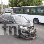 Triple colisión cerca de la Rotonda Universitaria en Managua, deja daños materiales Foto: Triple colisión cerca de la Rotonda Universitaria en Managua, deja daños materiales/TN8