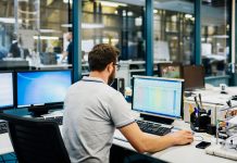 España reduce el horario laboral por primera vez en 40 años Foto: España se suma al cambio laboral europeo /cortesía
