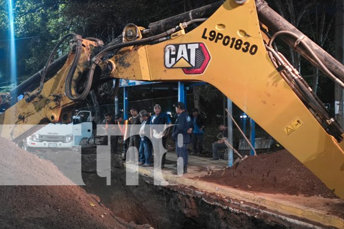 1 Foto: Alcaldía de Managua y ENACAL resuelven rápidamente socavón en zona de la UNAN-Managua/TN8