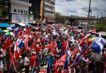 Miles marchan en Panamá contra reformas al sistema de seguridad social Foto: Huelga obrera sacude Panamá /cortesía