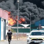 Incendio de productos químicos obliga evacuación masiva en España Foto: Incendio de gran magnitud en España/Cortesía