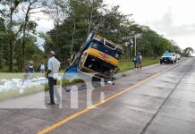Menor herido y padre grave tras vuelco de camión entre Mulukukú y Río Blanco Foto: Menor herido y padre grave tras vuelco de camión entre Mulukukú y Río Blanco/TN8