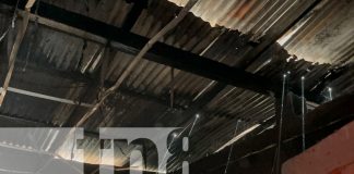 Foto: Llamas consumen vivienda en el barrio Pedro Joaquín Chamorro en Juigalpa, Chontales/TN8