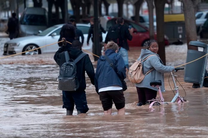 1 Foto: Inundaciones en Argentina: Alerta roja, evacuados y caos por el temporal extremo / Cortesía