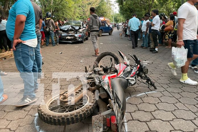 1 Foto: Accidente deja un muerto y una jovencita lesionada en la carretera Las Flores, Masaya/TN8