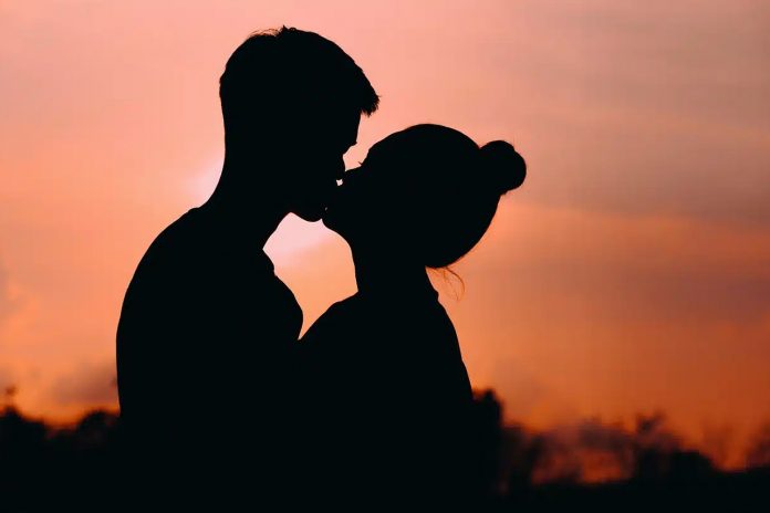 Foto: La depresión y ansiedad se transmiten por besos /Cortesía