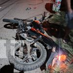Foto: Jóvenes motorizados en estado crítico tras aparatoso accidente en Bilwi/TN8