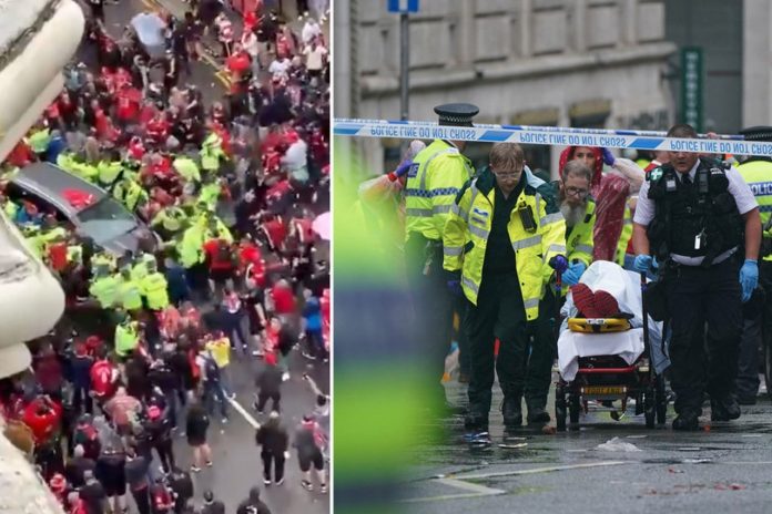 Foto: Auto atropella a fanáticos del Liverpool /Cortesía Foto: Auto atropella a fanáticos del Liverpool /Cortesía